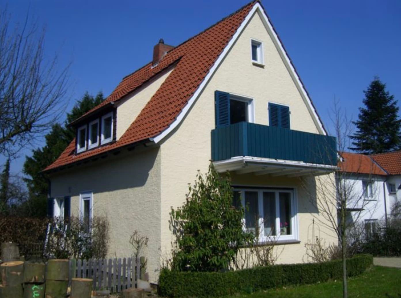 Fassade mit Balkon