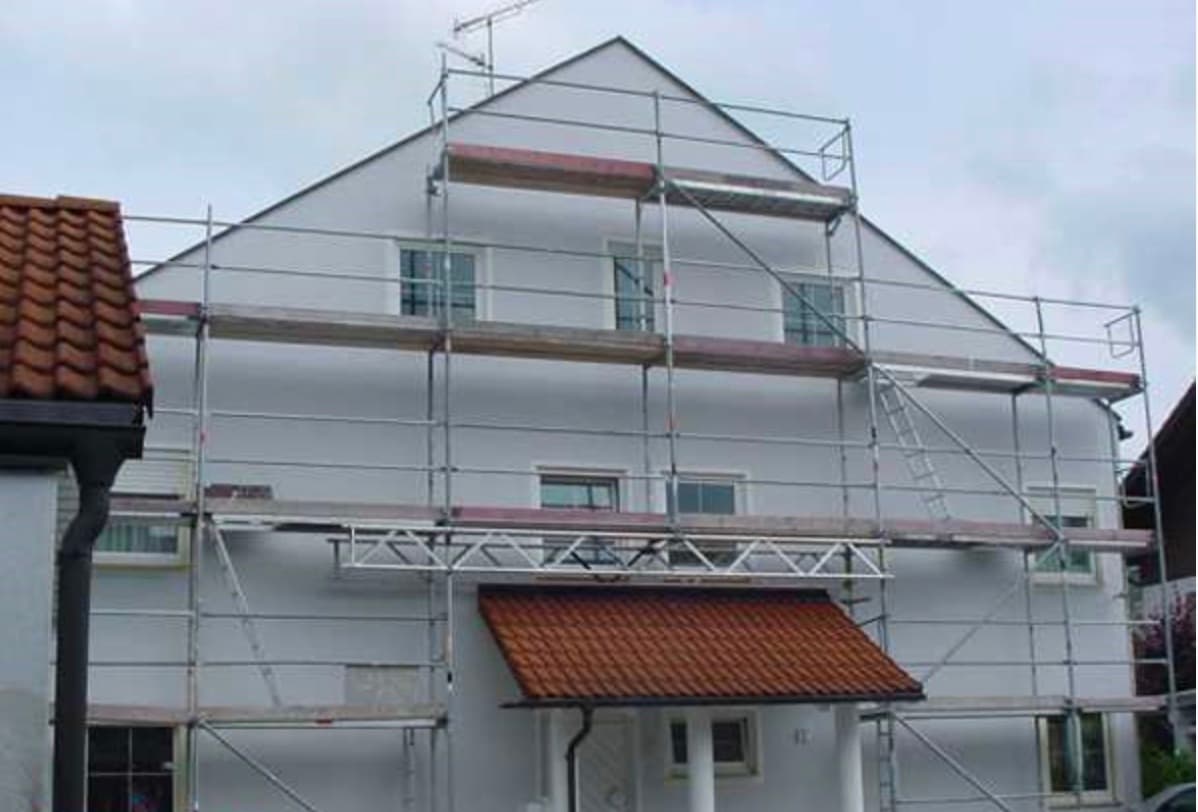 Eingerüstete Fassade